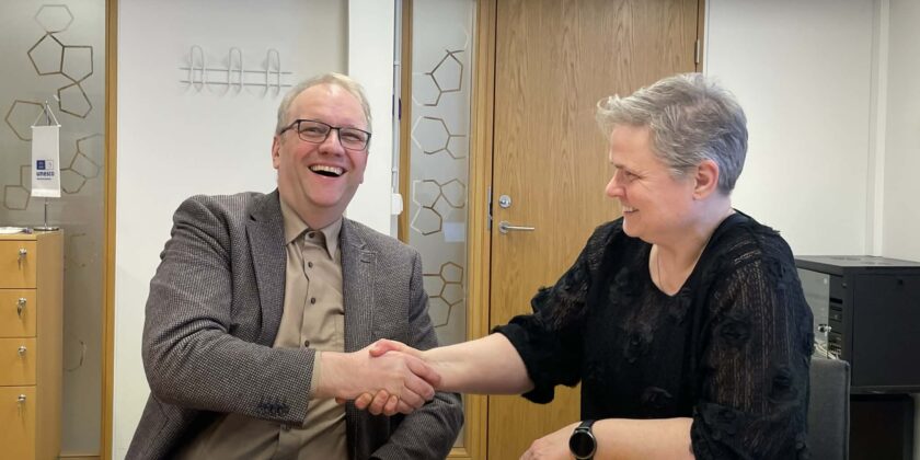 Undirritaður þjónustu- og samstarfssamningur á aðalfundi UMFÁS